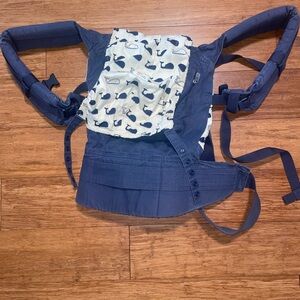 Ergobaby Navy Whale Pattern Blanket